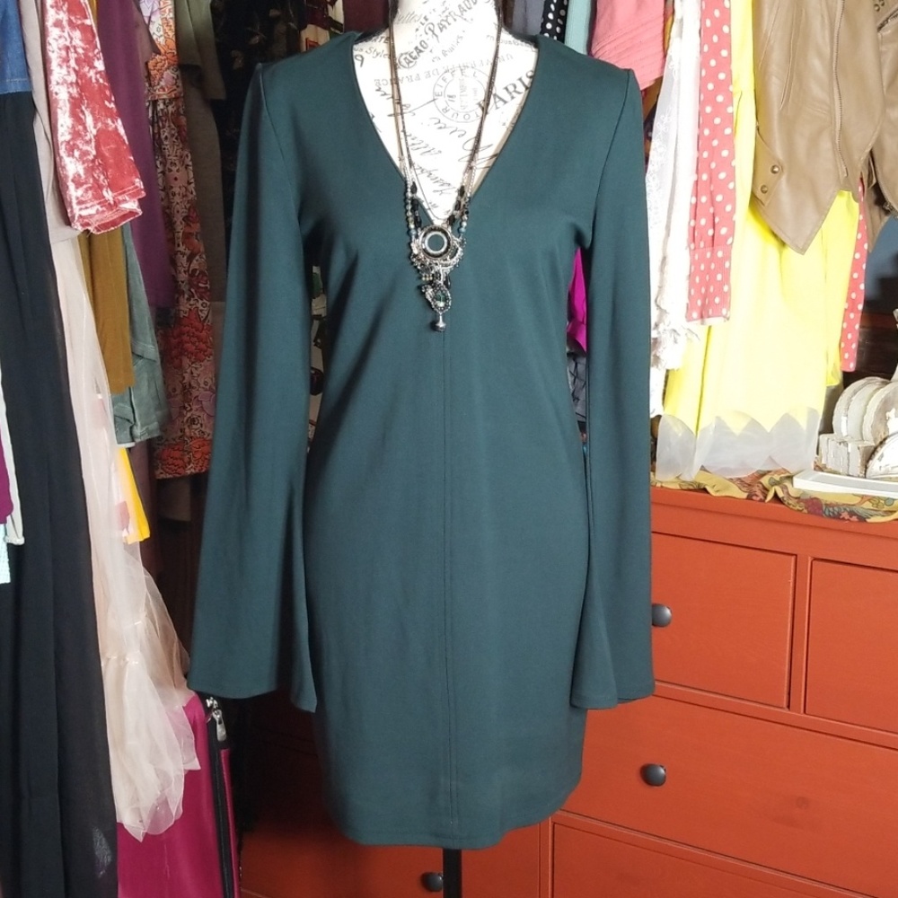 Bell sleeve mini dress Forever 21